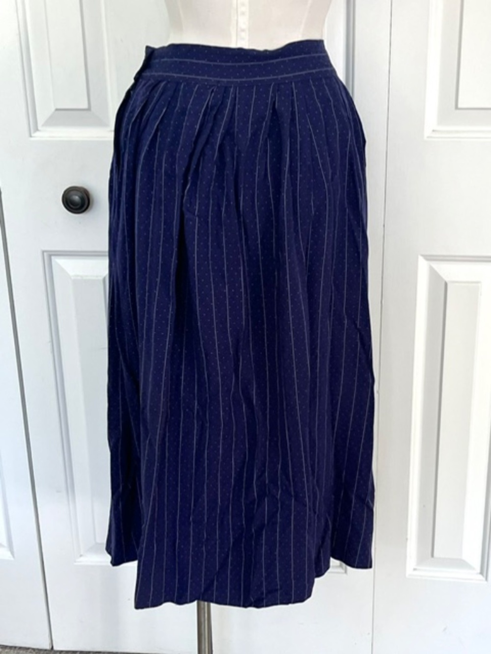 Vintage Esprit Navy Full Pleated with White Pinstripe Size 9/10 - Picture 6 of 6